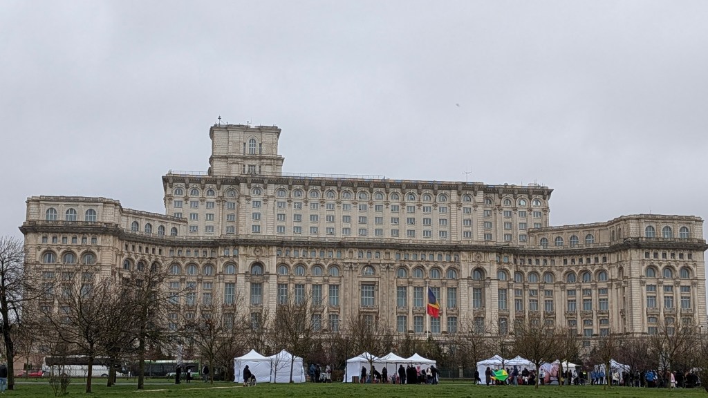 Bucarest no te va a enamorar a primera vista. Y eso está&nbsp;bien.